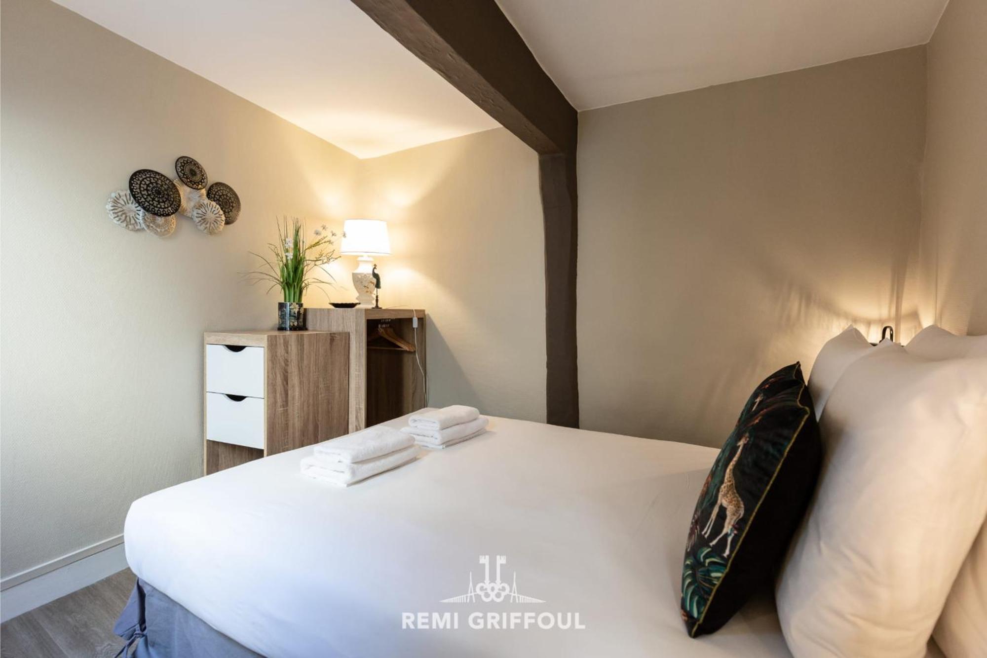 Emeraude Cozy Nest 3 Heart Of Historic District 2 Guests 翁弗勒尔 外观 照片